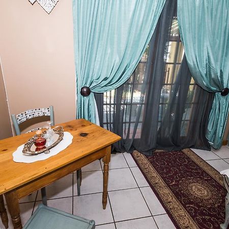 Tarentaalrand Guesthouse Upington Ngoại thất bức ảnh