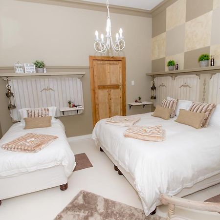 Tarentaalrand Guesthouse Upington Ngoại thất bức ảnh