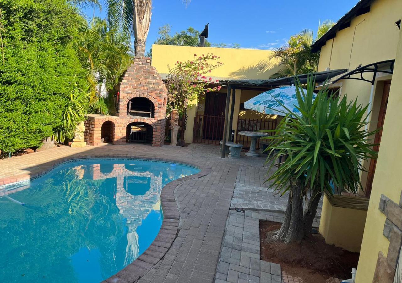 Tarentaalrand Guesthouse Upington Ngoại thất bức ảnh