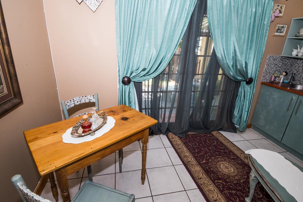 Tarentaalrand Guesthouse Upington Ngoại thất bức ảnh